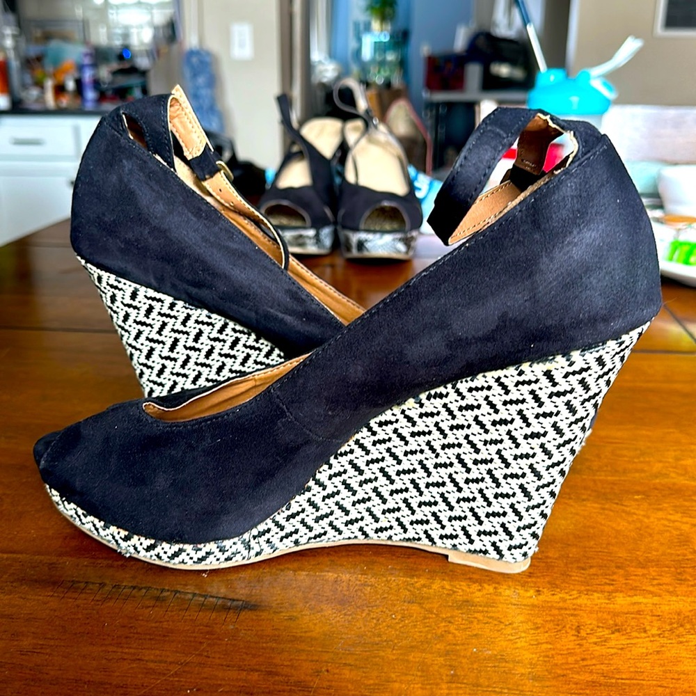 Mossimo NWOT Peep Toe Wedged with Ankle Strap